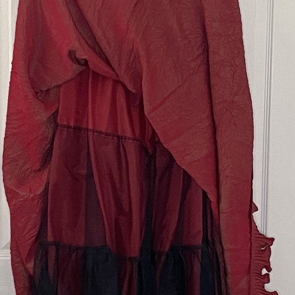 Red evening dress - Picture 8 of 9